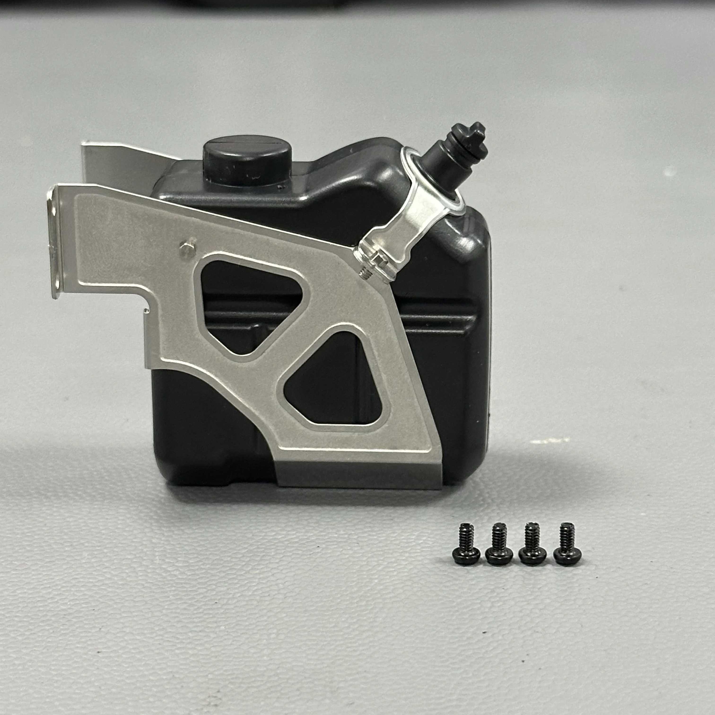 Simulação de ureia tanque caminhão lama cabeça engenharia veículo diy acessórios para 1/14 benz peças modificação dedicada