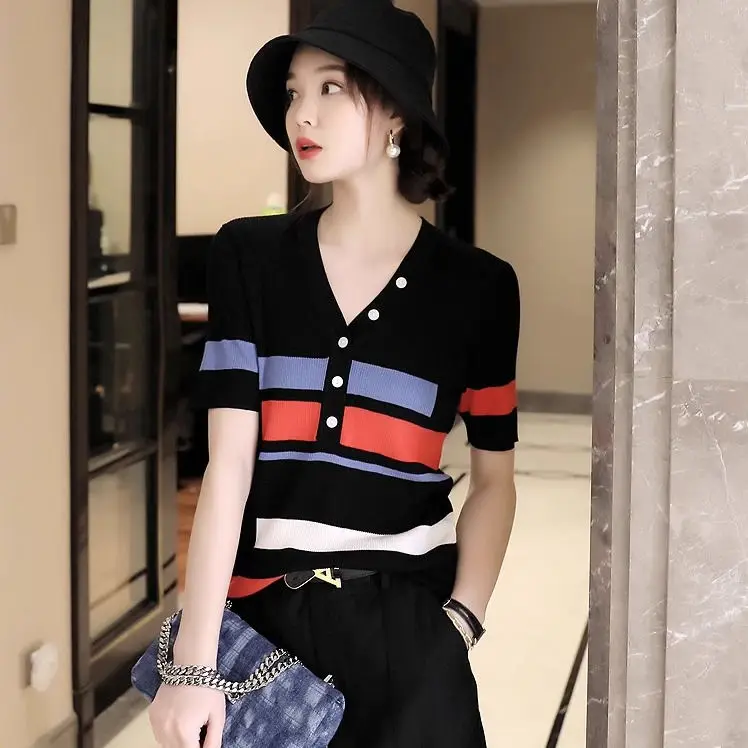 

Ледяной шелк с короткими рукавами, модный летний новый вязаный свитер 2025 года, полосатая свободная футболка с цветными блоками