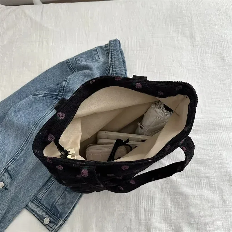 Cord-Handtasche mit Erdbeer-Print, Strandtasche, Modische Große Tragetasche für Frauen, Vielseitige Pendler-Schultertasche, Bolsos – Detail 5