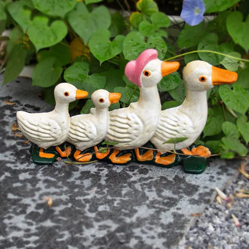 Retro White Ducks Families Cast Iron Statues Hand Painted Countryside Home Garden Decoration Single-sided Animal Figurines