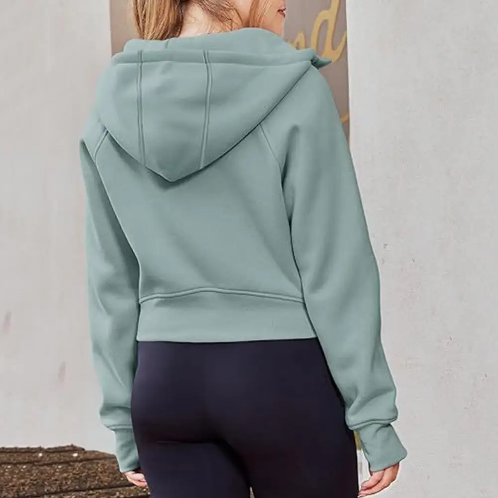 เสื้อฮู้ดกีฬาผู้หญิง เสื้อแจ็คเก็ตมีฮู้ดแบบมีเชือกผูกสำหรับผู้หญิง พร้อมกระเป๋าและขอบแขนแบบยืดหยุ่น เสื้อโค้ทสำหรับเล่นกีฬาและออกกำลังกายในฤดูใบไม้ร่วงและฤดูหนาว สำหรับคนรูปร่างเพรียว