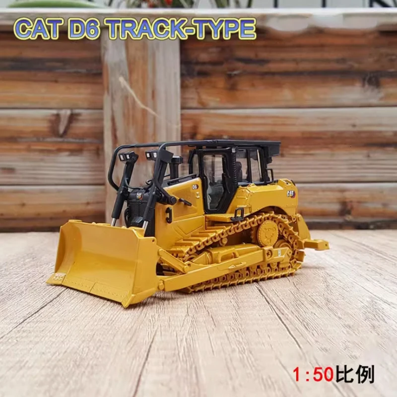 

DM Diecast 1/50 Scale CAT D6 Track-Type Bulldozer Engineering Simulation Alloy Model 85553 Collection Souvenir Display Ornaments