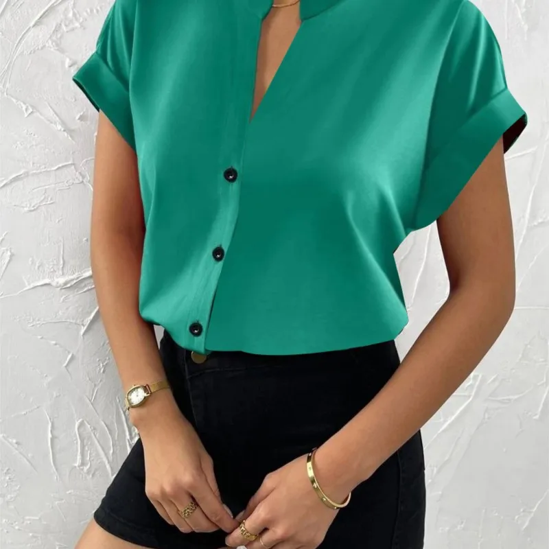 Chemise d\'été minimaliste à col en V pour femme, satin rouge, manches courtes, simple boutonnage, coupe décontractée, chemise de bureau élégante,