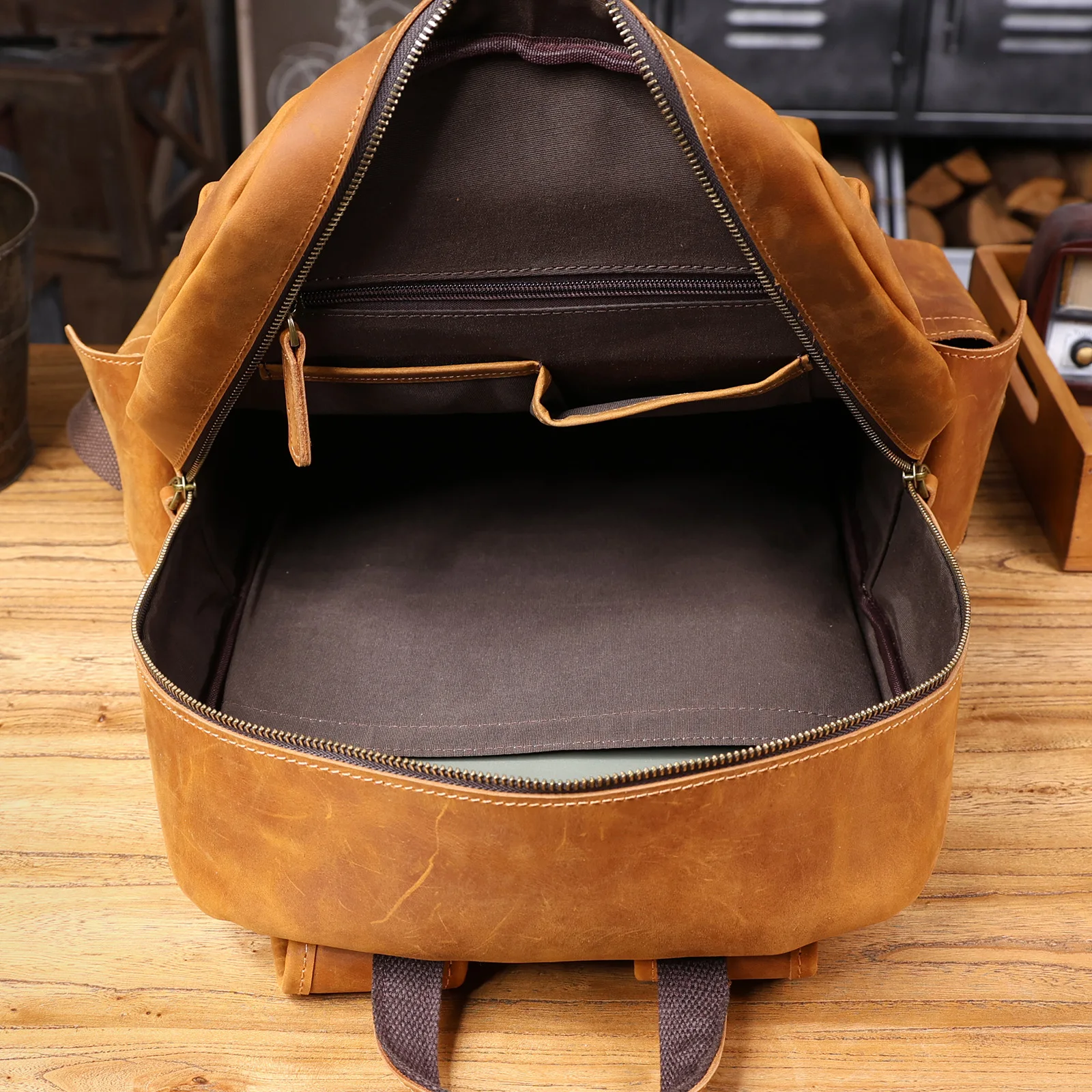 S.WORKER Vintage Echtleder Herrenrucksack Laptop-Tasche Vintage Freizeittasche Outdoor-Reise-Weekender-Tasche – Detail 16