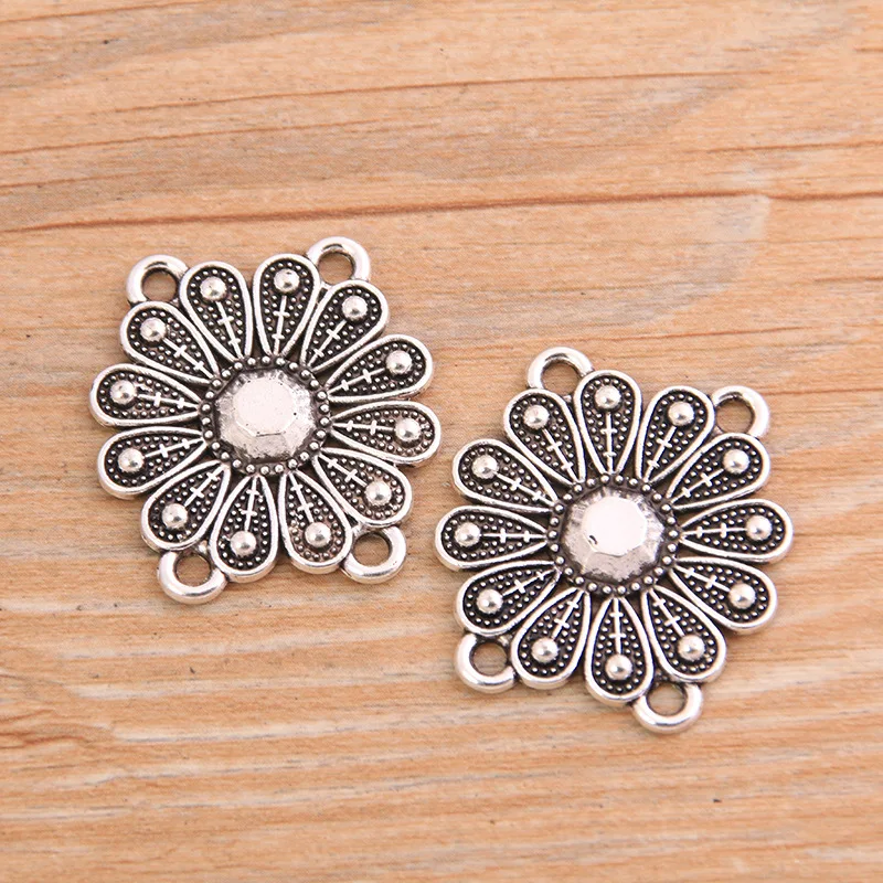 10PCS 27 * 28mm DIY Retro Zinc Alloy Porous Flower Shaped Connector