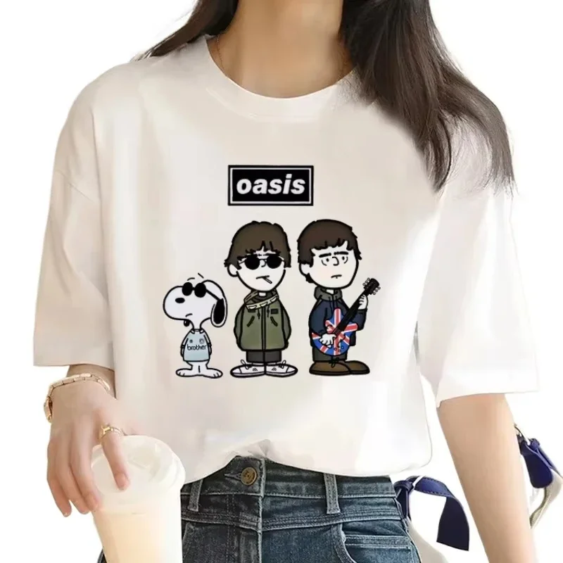 2025 OASIS Band Snoopy Camiseta de manga corta Retro europeo y americano Punk Rock camiseta de mujer de dibujos animados jóvenes