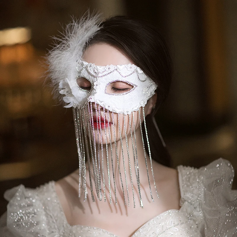 Elegant Tassel Chain Masquerade Ball Hard Eye Shield Women's Sexy Festival Party Mask Decorative Accessory Rhinestone Masks