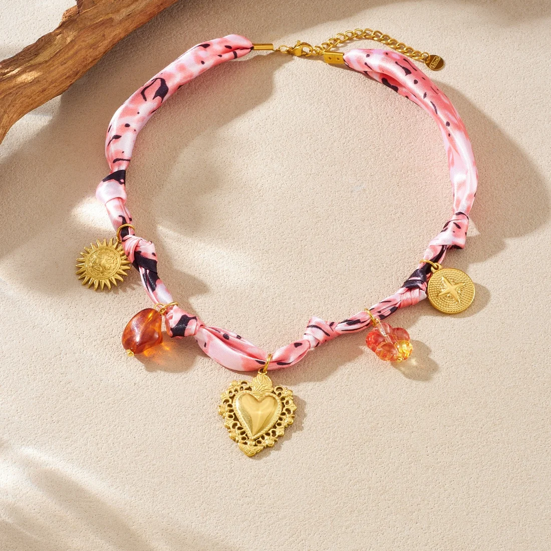 LAMENGLY 316L الفولاذ المقاوم للصدأ نمط العرقية الملونة الشريط الرجعية القلب ستار الشمس زهرة ليف قلادة قلادة سيدة رواية سلسلة عنق