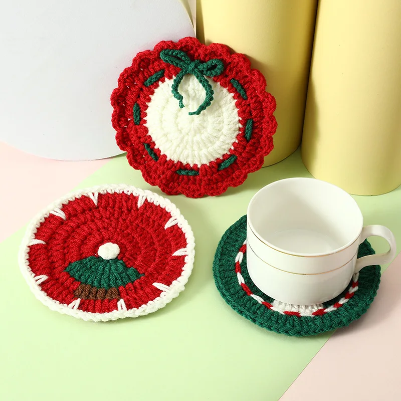 Weihnachts-Weihnachtsmann-Untersetzer, handgefertigt, gehäkelt, festliche Getränkeuntersetzer für die Weihnachtszeit, Tischdeko, handgefertigte gehäkelte Tassenuntersetzer, Geschenk, Neu – Detail 3