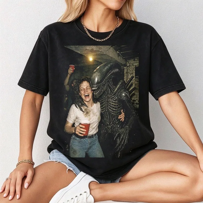 Comfort Colors Sigourney Weaver Alien T-shirt, Alien Movie Party Ball T-shirt, Suitable for Both Men and Women All Year Round