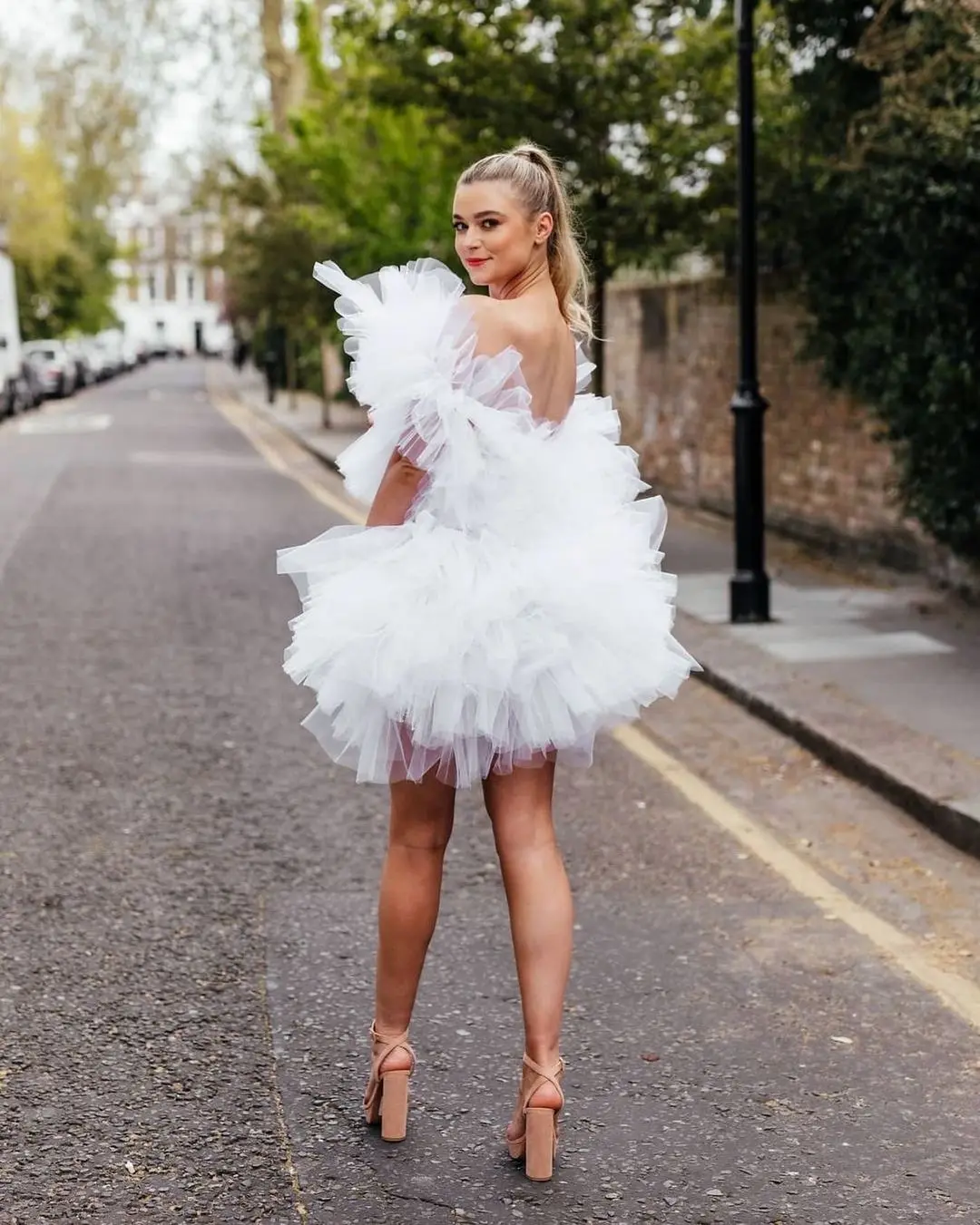 High Street Witte Pluizige Tulle Korte Vrouwen Jurken Puffy Tiered Tulle Mini Club Feestjurk Zoete Backless Jurken Uitloper