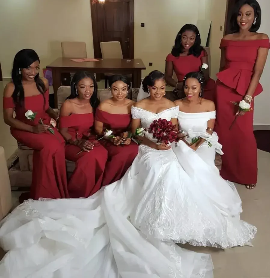 Maßgeschneiderte weiße Meerjungfrau-Spitze Brautkleider Überrock abnehmbare Applikation aus der Schulter Gericht Zug Brautkleider Vestido De