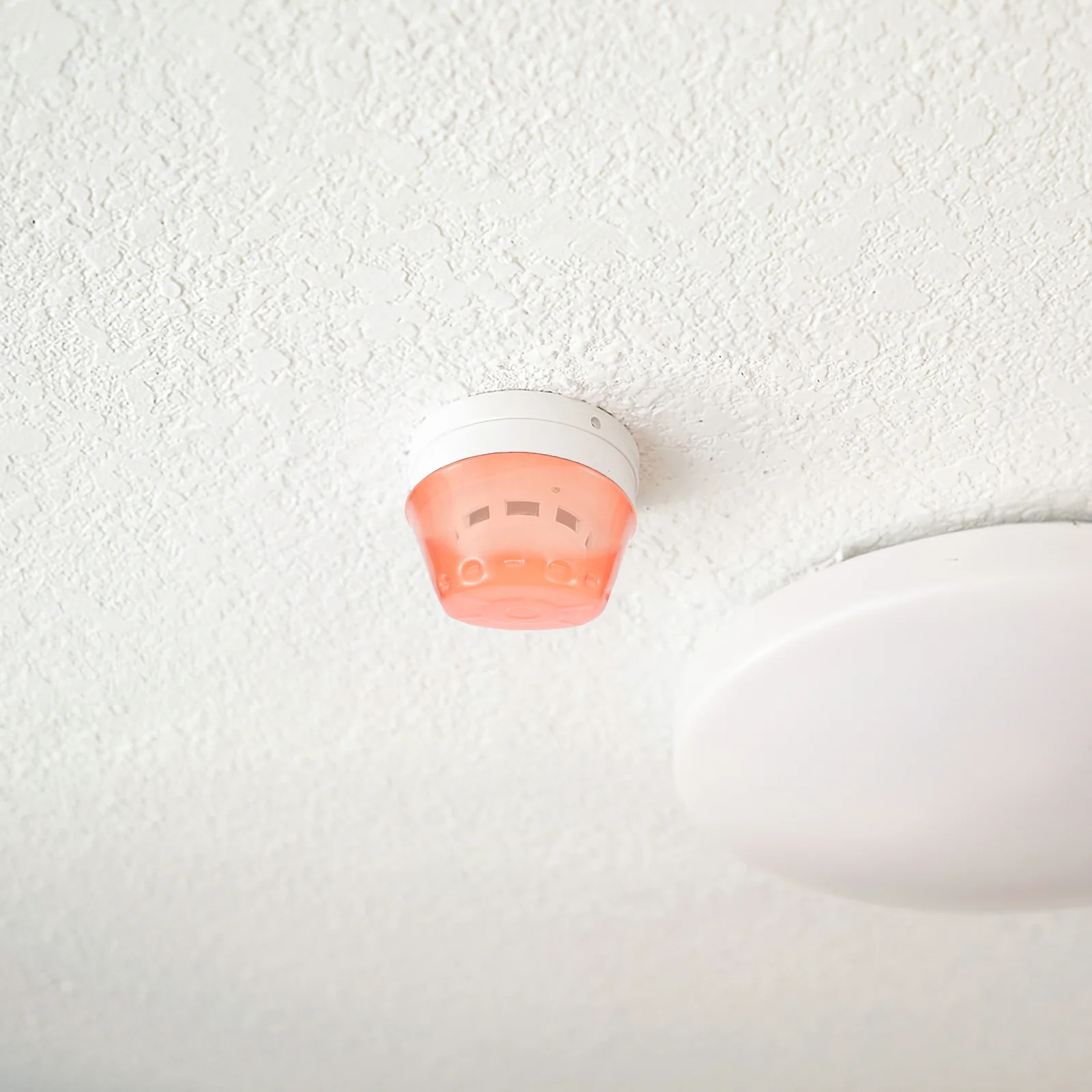 

4Pcs Smoke Detectors Guard Cap Prevention Easy Installation Home Safety Accessories Smoke Detectors