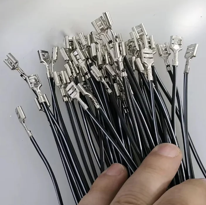 Máquina de friso terminal de receptáculo de lâmina plana não isolada para chicote de fiação de conector Faston em massa