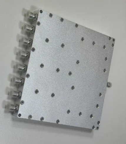 Eight-way power divider/combiner PS18-06