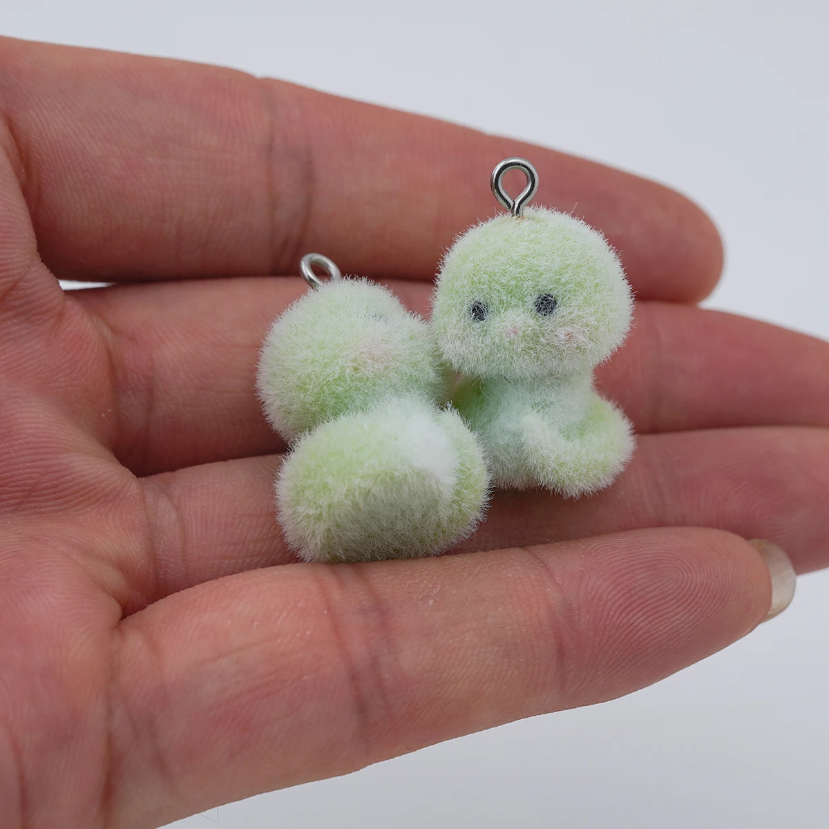 

5PCS Flocking Resin Little green snake Charms Cute Cartoon Animal Pendant for Necklace Bags Earring Making DIY Jewelry fittings