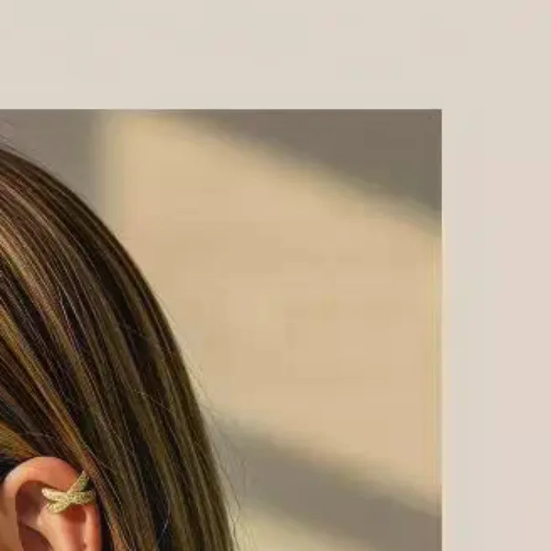 Pendientes de Clip Hipoalergénicos Modernos con Diseño de Cruz, Joyería Minimalista con Incrustaciones para Mujeres y Hombres, Complemento para Disfraces de Cosplay