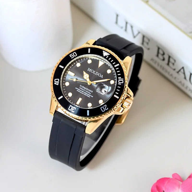 ساعة يد كوارتز كاجوال للرجال مع حزام مطاطي أسود وعلامات مقياس ووظيفة التقويم