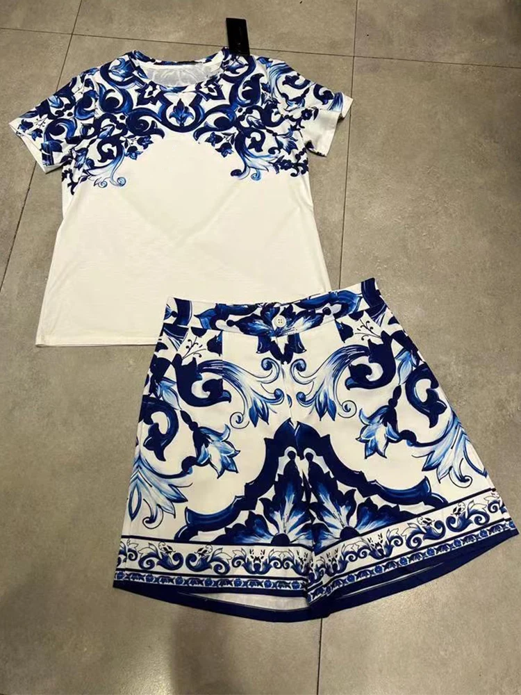 Retro 2024 summer new two-piece geometric printing short-sleeved T-shirt top+high waist straight shorts fashion women\'s suit