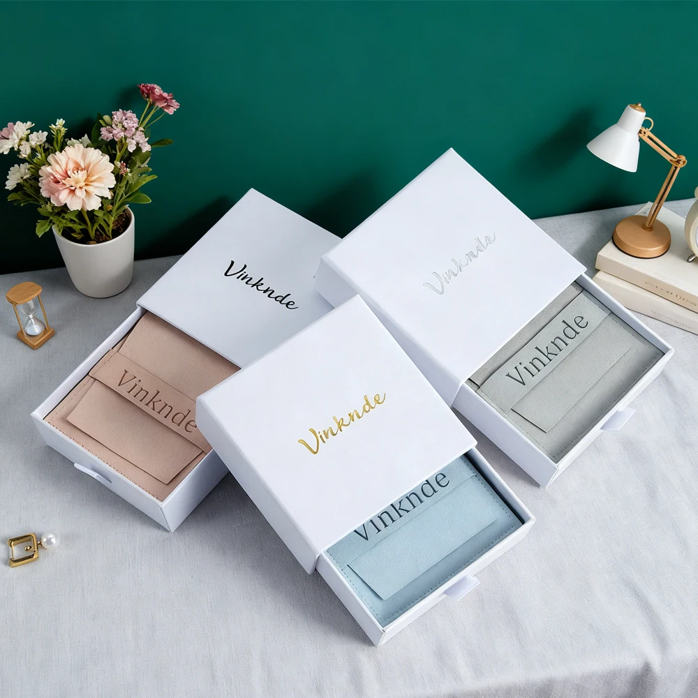 

50 шт., сумка для ювелирных изделий с персонализированным логотипом 8x8 см и белый ящик 9x9x2,5 см, бумажная коробка для сережек, подарочный пакет, свадебные сувениры