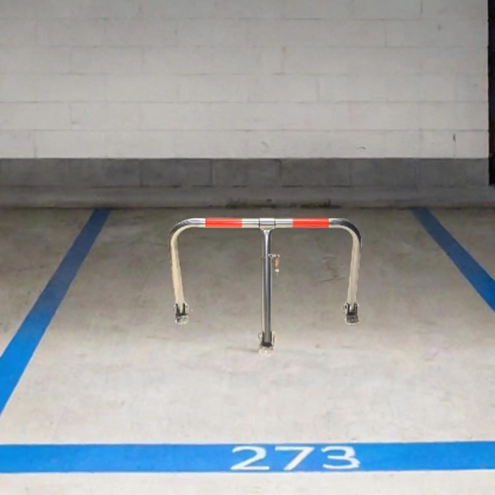 

Складной парковочный барьер, парковочная защелка для частного автомобиля, сверхмощная подъездная дорога, 6 винтов, съемная защита с 3-х ключевым парковочным замком