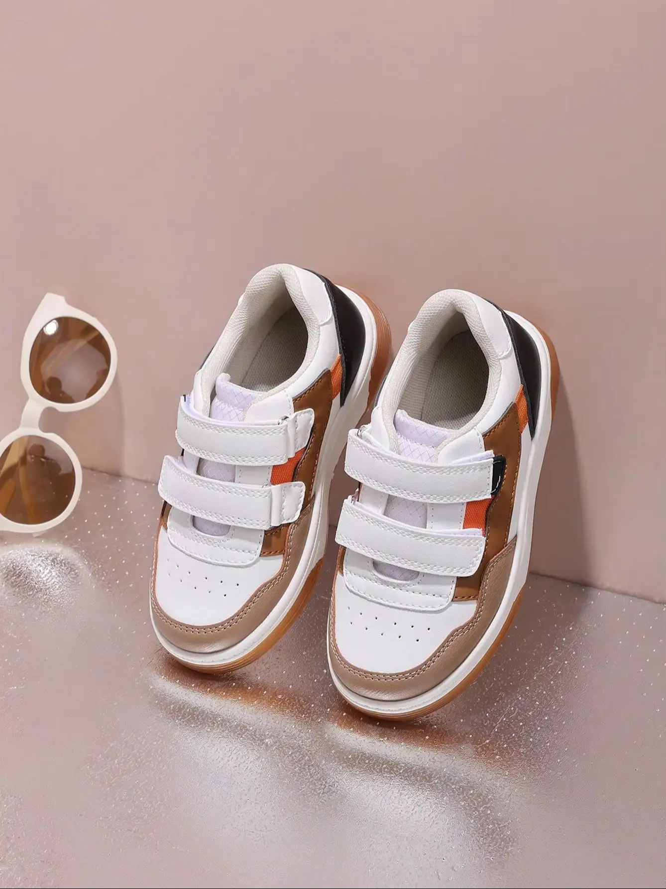 New Hook & Loop Soft PU Low-top Skate Shoes, Breathable Flat Gum Sole Non-slip Sneakers, Versatile for Daily & Outdoor Wear