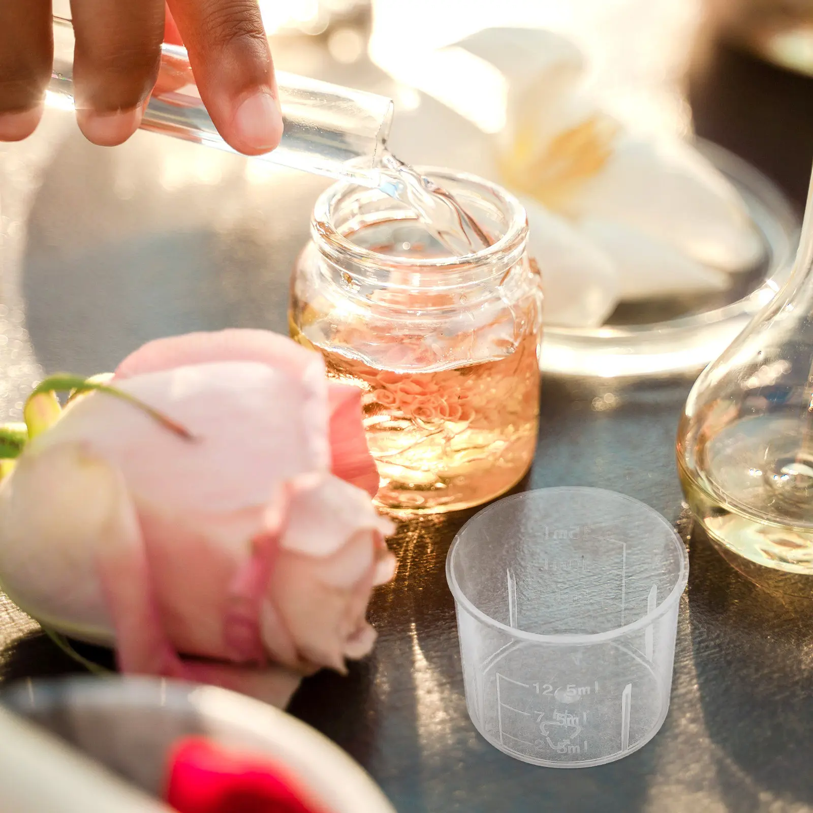 

100 шт. лабораторных пластиковых мерных стаканов, прозрачные, 15 мл, мерные стаканы для лабораторий