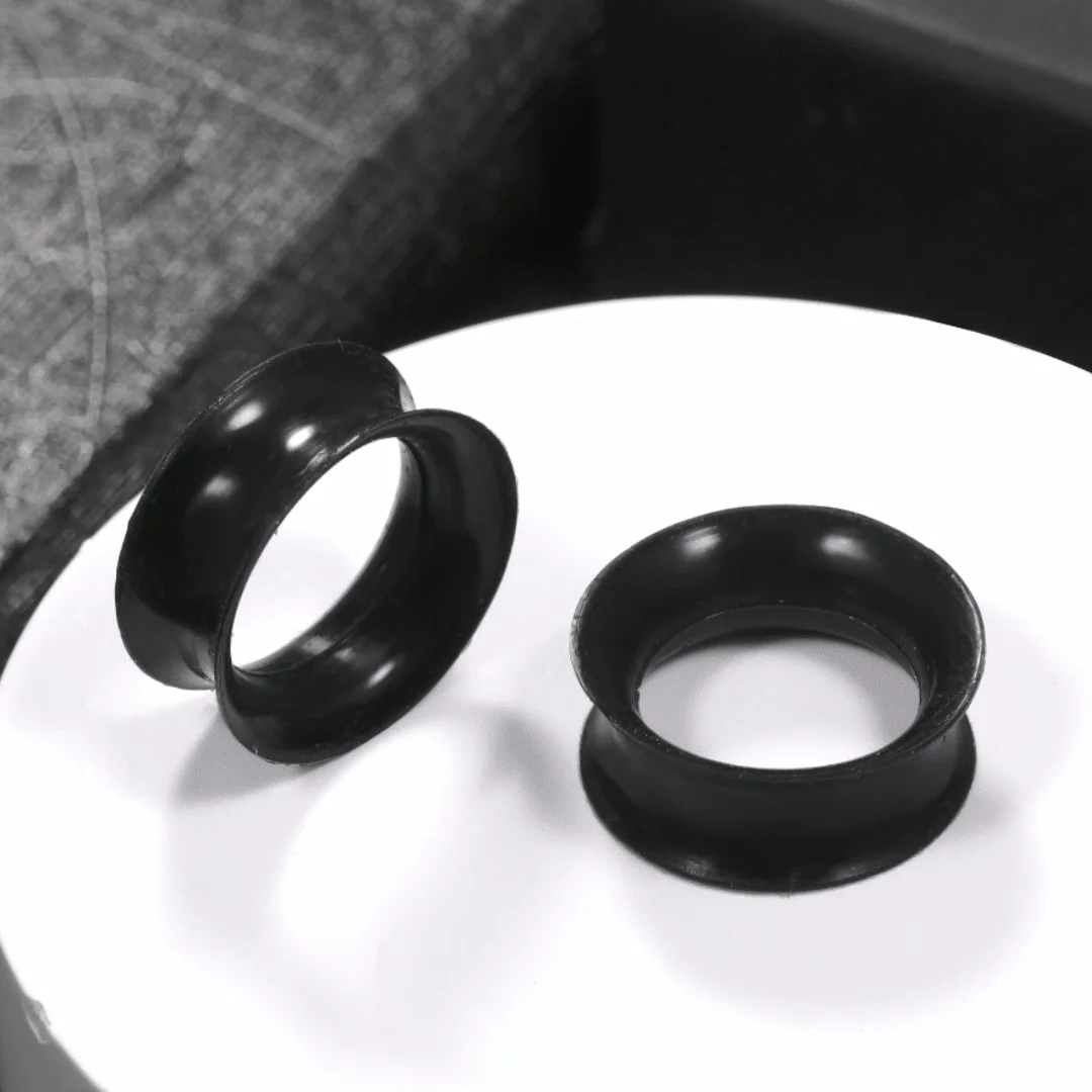 2pcs 3-25mm Silicone Ear Tunnels and Plug Jewelry Black White Ear Gauges Expander Women Hollow Earring Piercing Body Jewelry