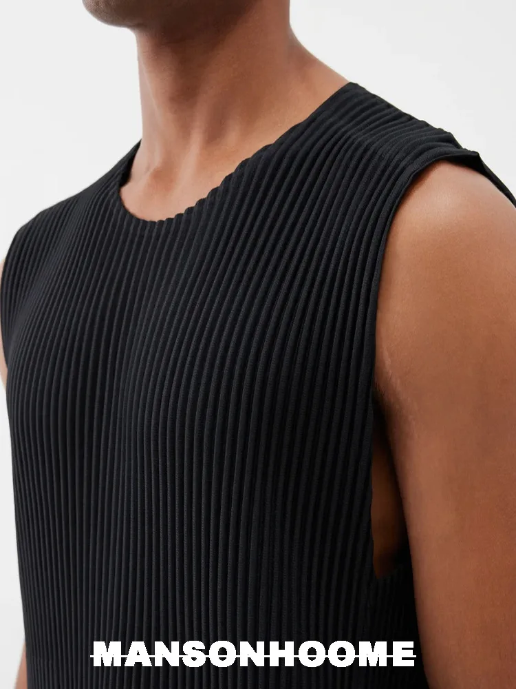 2025 TOP QUALITY ISSEYS MIYAKES Minimalist Collection Classic Pleated Basic Bottom Shirt Vest Vest for Men