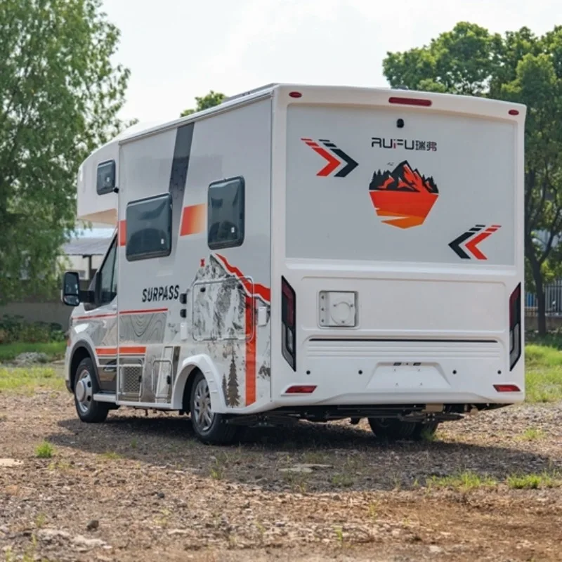 RV con diseño de cama frontal inteligente conservada