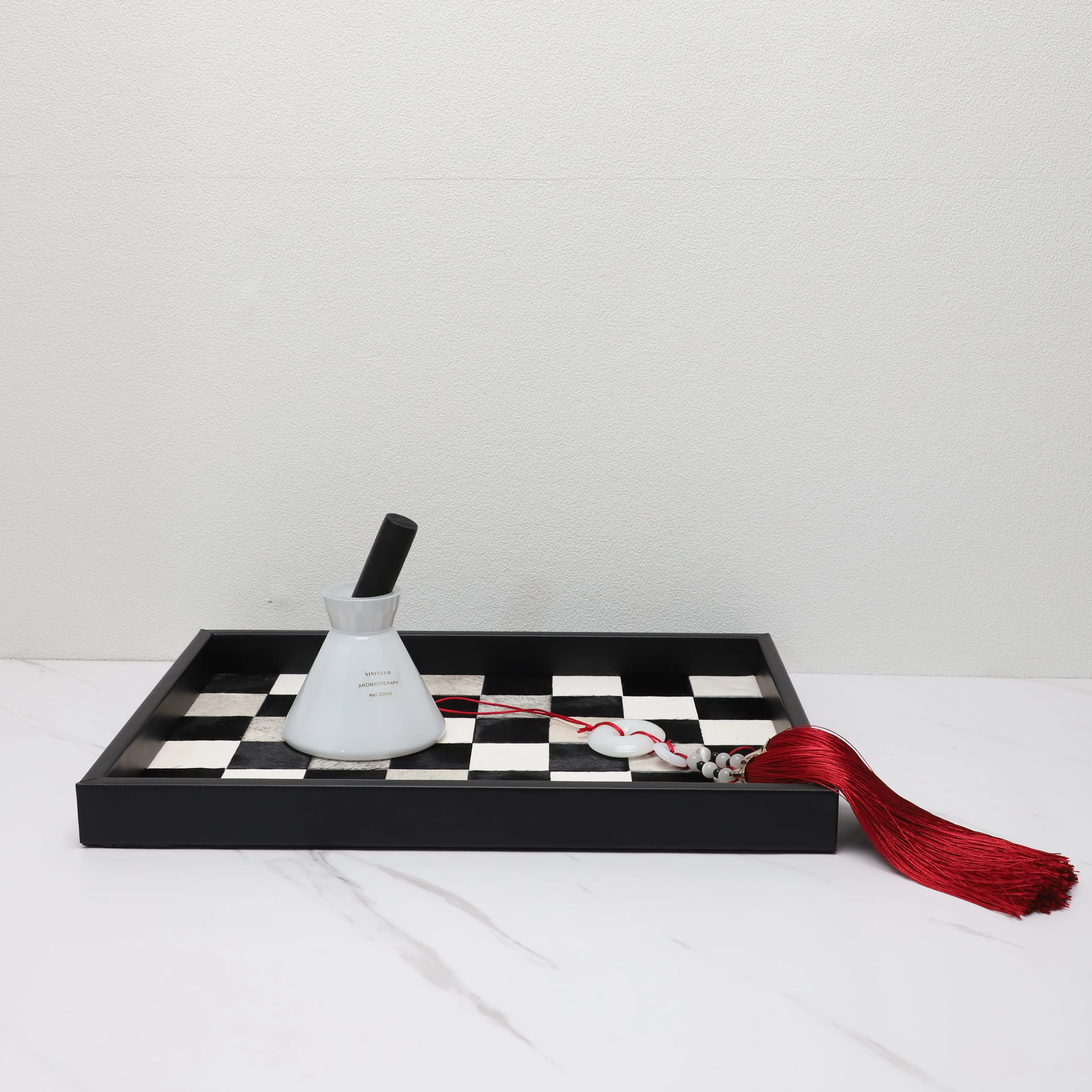 Modern minimalist creative home bar decoration with black and white chessboard plaid horse hair fruit plate decorations