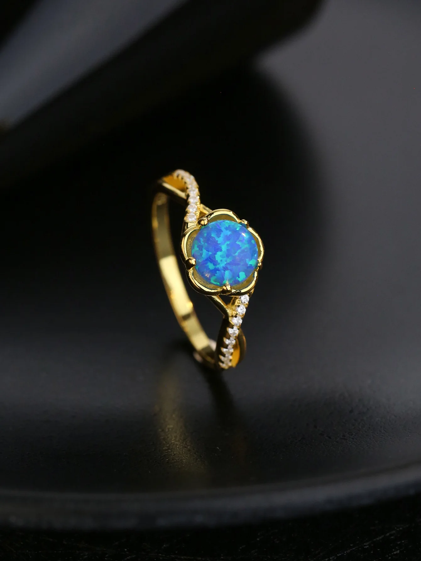 Pure 925 Silver Women's  Flower Ring with Zircon and Blue Light Opal Noble Elegant Color for Anniversary or Important Party