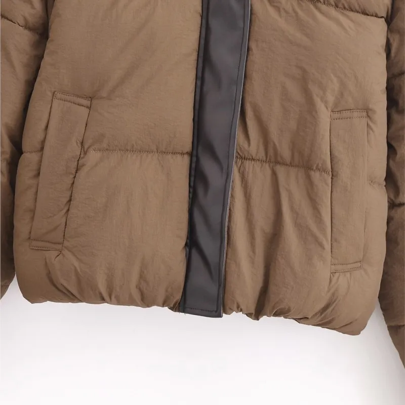 เสื้อโค้ทผ้าฝ้ายบุหนานุ่มสไตล์เรโทรสีสันตัดกันสำหรับผู้หญิง ฤดูใบไม้ร่วง/ฤดูหนาว 2025 ให้ความอบอุ่น สวมใส่สบายๆ