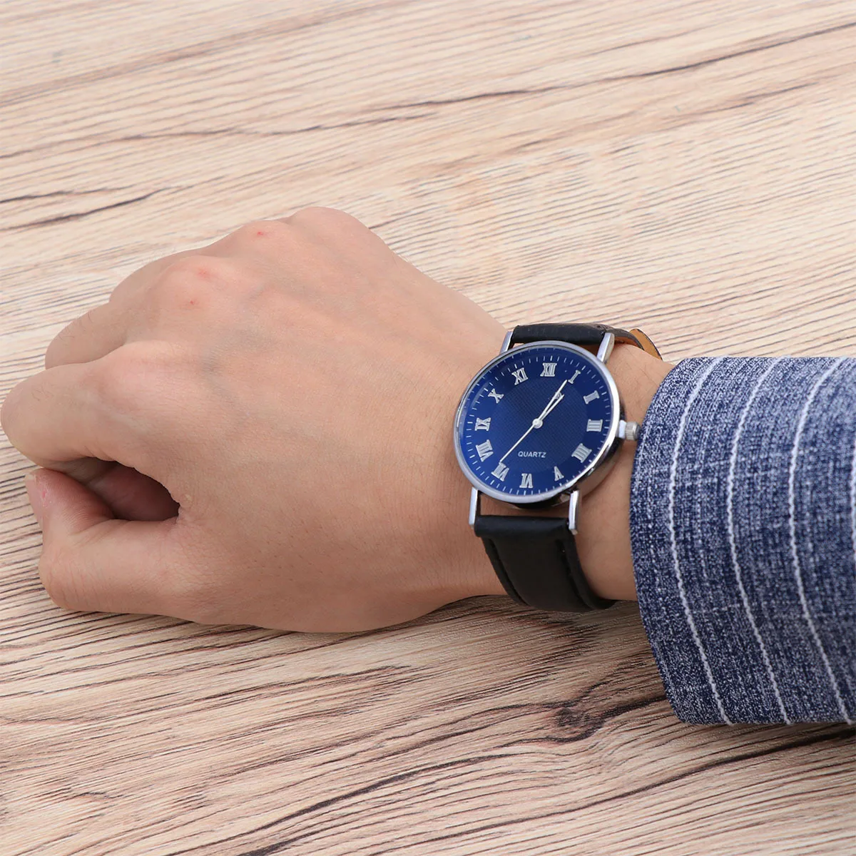 

Men's Quartz Watch Stylish Minimalist Design Durable Sturdy Perfect Gift for Christmas Valentine's Day Blue