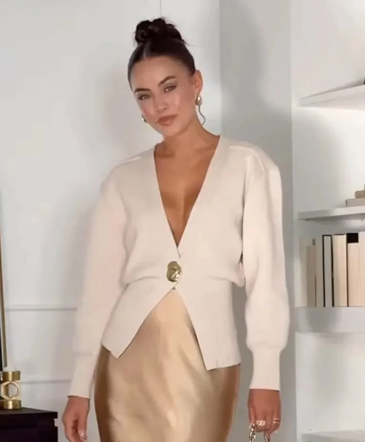 

V-neck Single Button Office lady Autumn Versatile TopsWomen's Fashion Knitted Cardigan Solid Color Elegant Long Sleeves