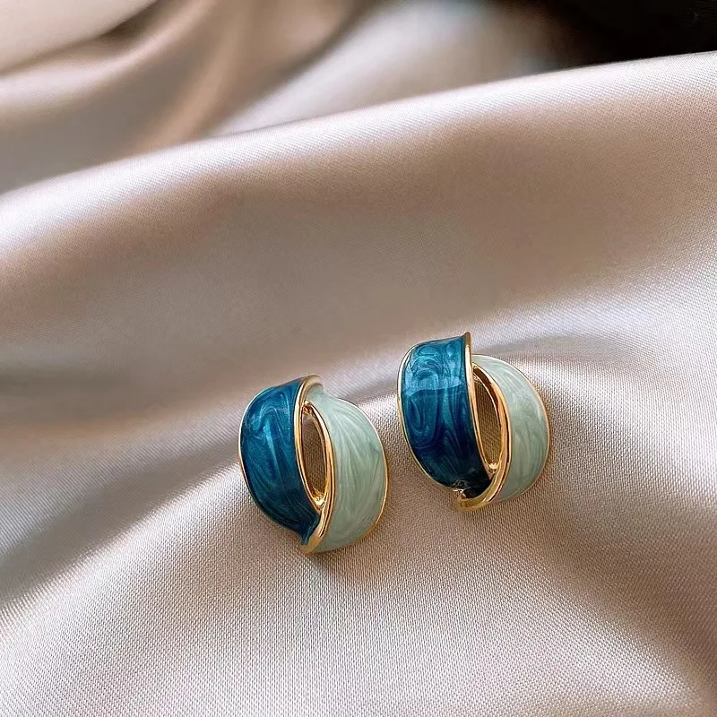 Stud Earrings French Retro Blue Chic Lightweight Elegant Hypoallergenic Classic Versatile Daily Jewelry Women 2026