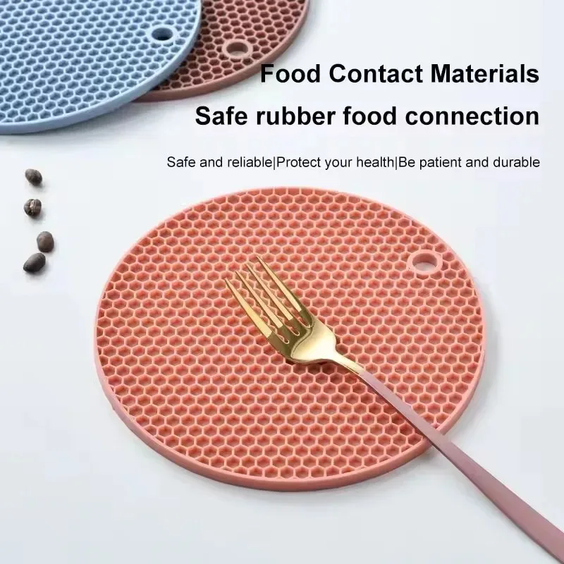 

13.5*13.5cm Round High Temperature Resistant CoasterRubber Material Anti Slip DesignCutlery Mats Household ItemsKitchen Supplies