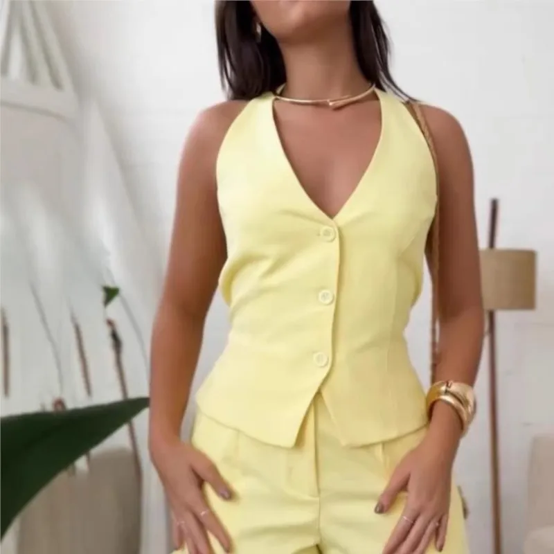 Conjunto elegante de chaleco y pantalones cortos con una botonadura para mujer, chaleco sin mangas con cuello en V liso + pantalones cortos ajustados de cintura alta, conjunto de 2 piezas
