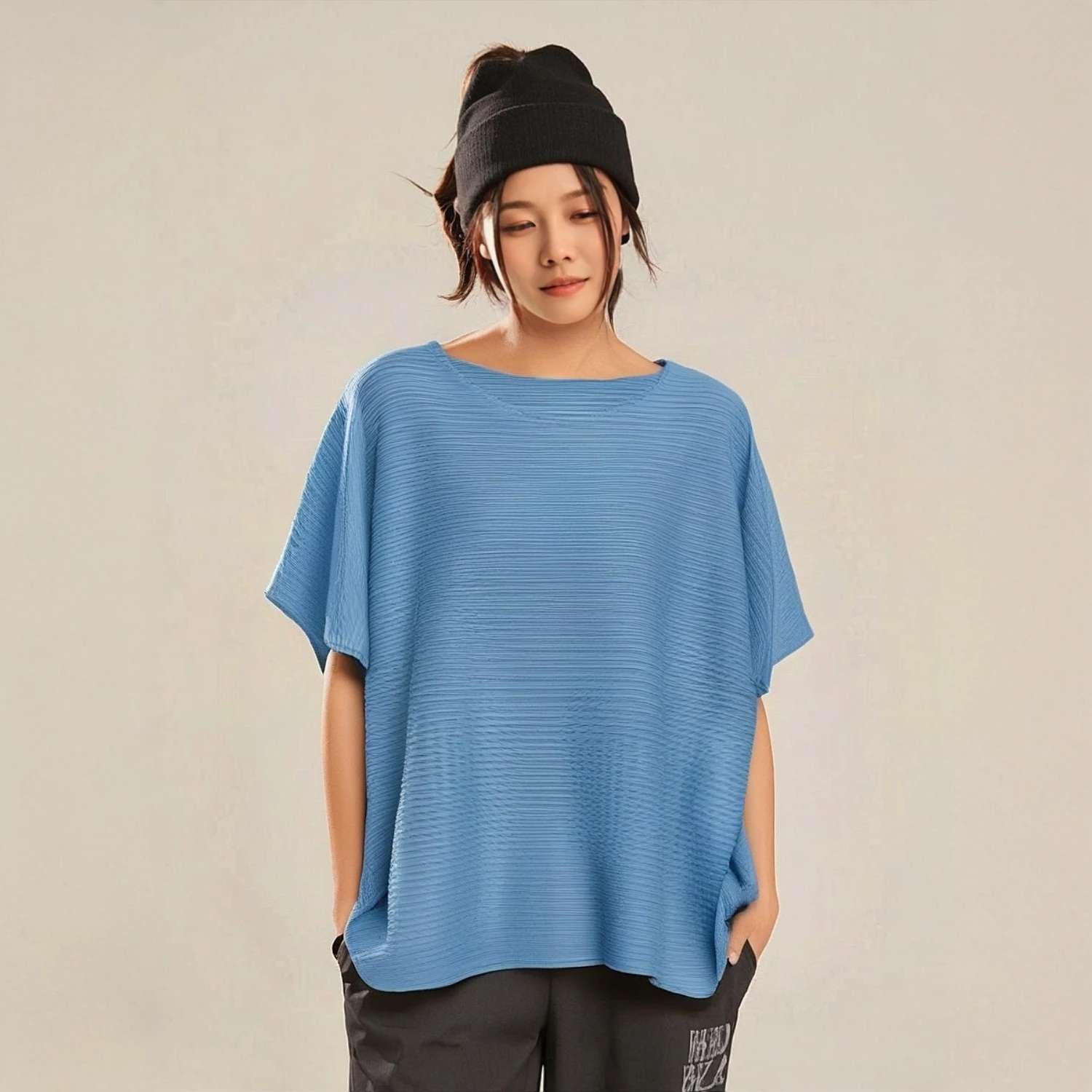 

Miyake Pleats 2025 New Summer Fashion Casual Women Simple Hem Short Sleeve Top Comfortable Loose Pleats Hundred Slim Pleats