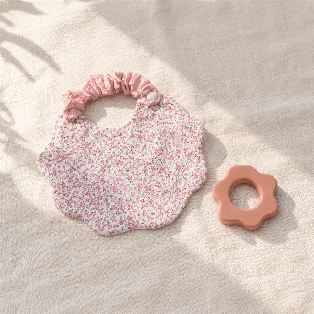 Soft Cotton Gauze Feeding Bib 360-Degree Coverage Soft Texture Burp Cloth Printed Design Wave Shape Cotton Bibs For Toddlers