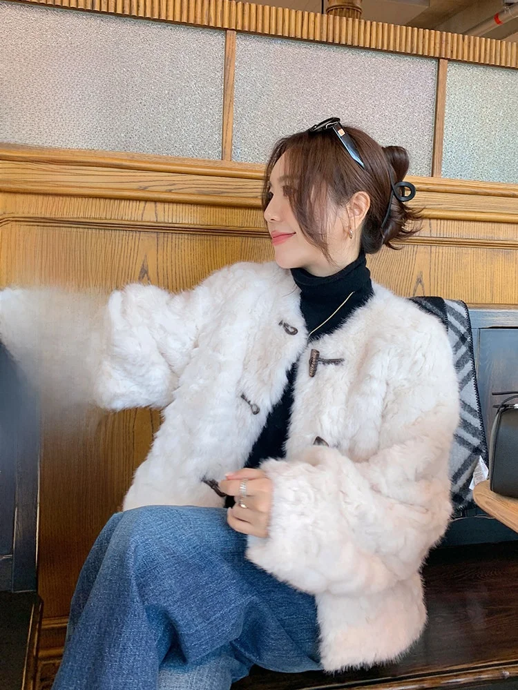 

Зимняя шуба Cheeseandkisses из искусственного меха с пуговицами из рога, теплая, прямого кроя, для женщин, для повседневной носки...