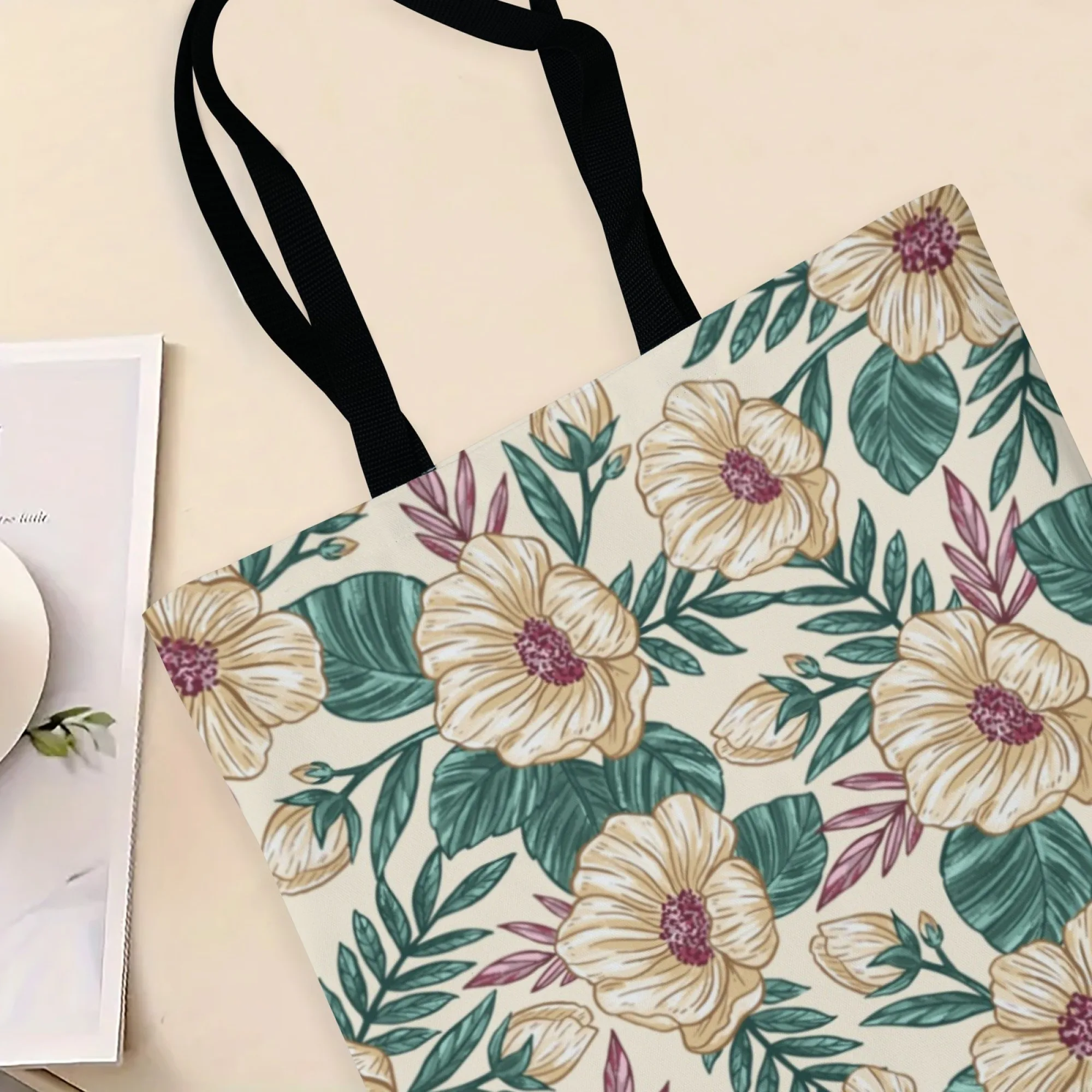 حقيبة كتف كاجوال كلاسيكية من القماش بنقشة الزهور باللون البيج النباتي حقيبة كتف للنساء حقيبة تسوق حقيبة يد متينة للعمل اليومي