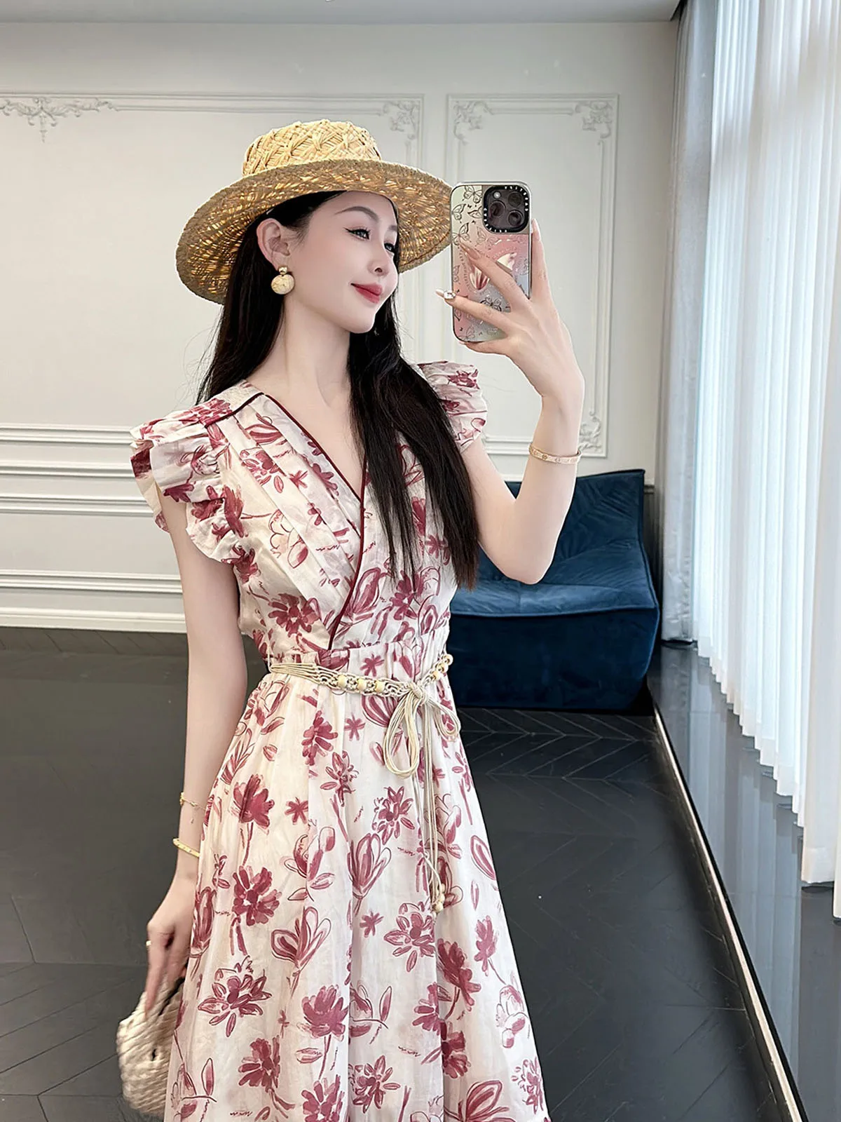 

Доктор Ele с V-образным вырезом на талии и плиссированными шипами из ткани от Yuxiao Xiao Spring Faion для женщин