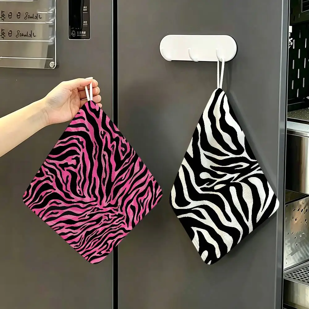 Black White Print Zebra Thickened Polyester Cotton Hanging Towel, High Absorbent Hand Wiping Towel for Indoor Use