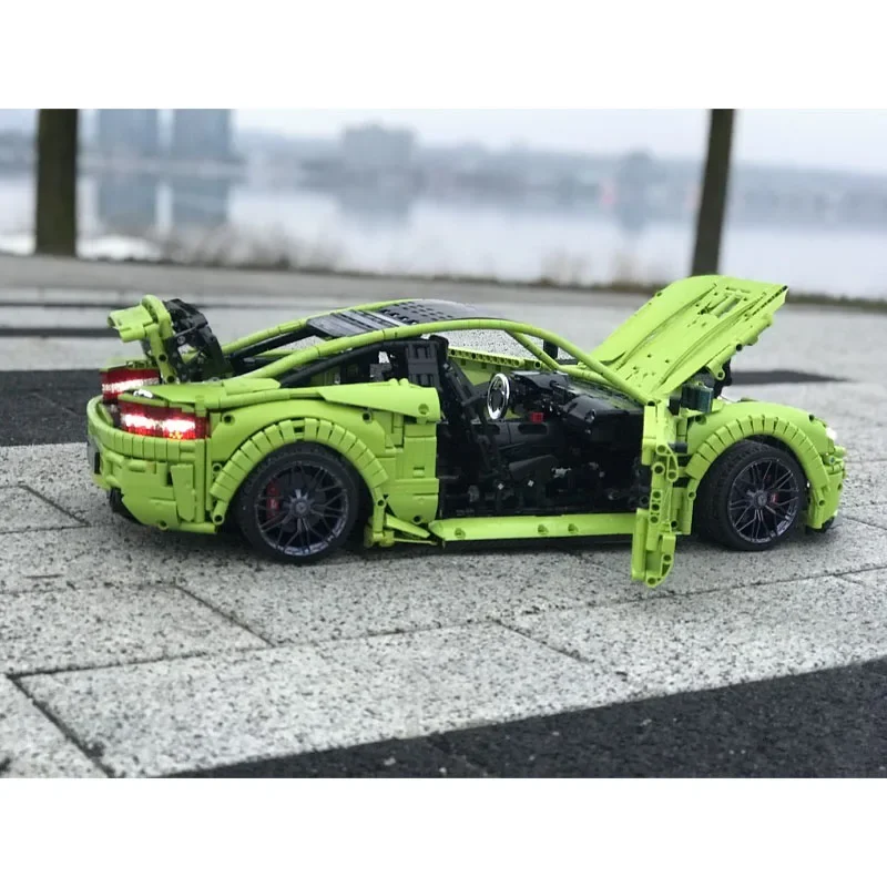 

New MOC-60193 Green Classic Sports Car 3897 Parts Electric RC Twin Turbo Block Model Custom Birthday Toy for Adults and Children