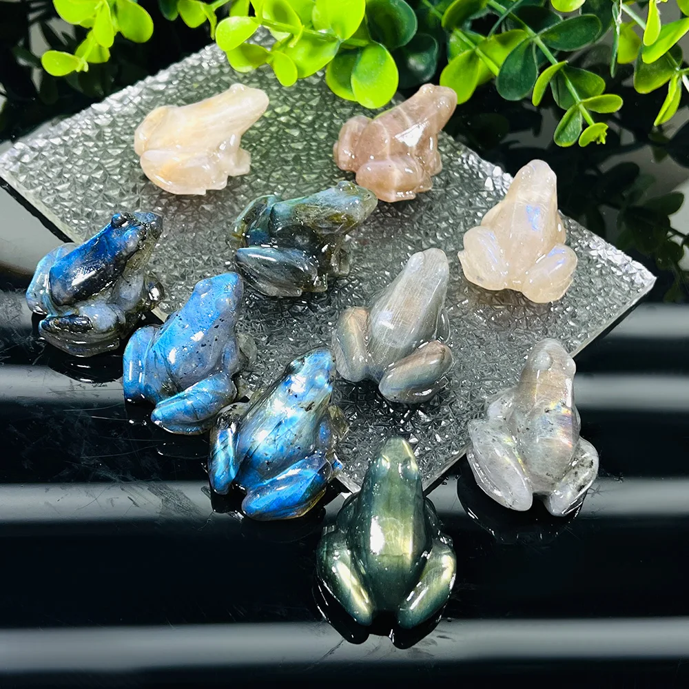 قطعة واحدة من لابرادوريت لامع من الكريستال الطبيعي ونحت الضفدع من حجر القمر - مع تأثير عاكس للريق، حرف يدوية من الأحجار الكريمة الطبيعية #6