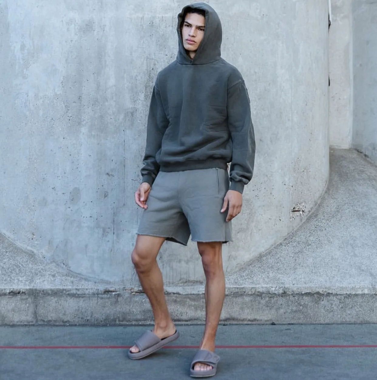 2026 Men's Casual Worn-out Washed Shorts for Spring and Summer Loose Solid Color Fashionable Streetwear Simple and Trendy