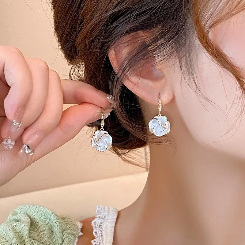 Korean Golden Rimmed Flower Drop Earrings for Women Sweet Dangle Earring Jewelry Boucle D'oreille Femme Girl Gift