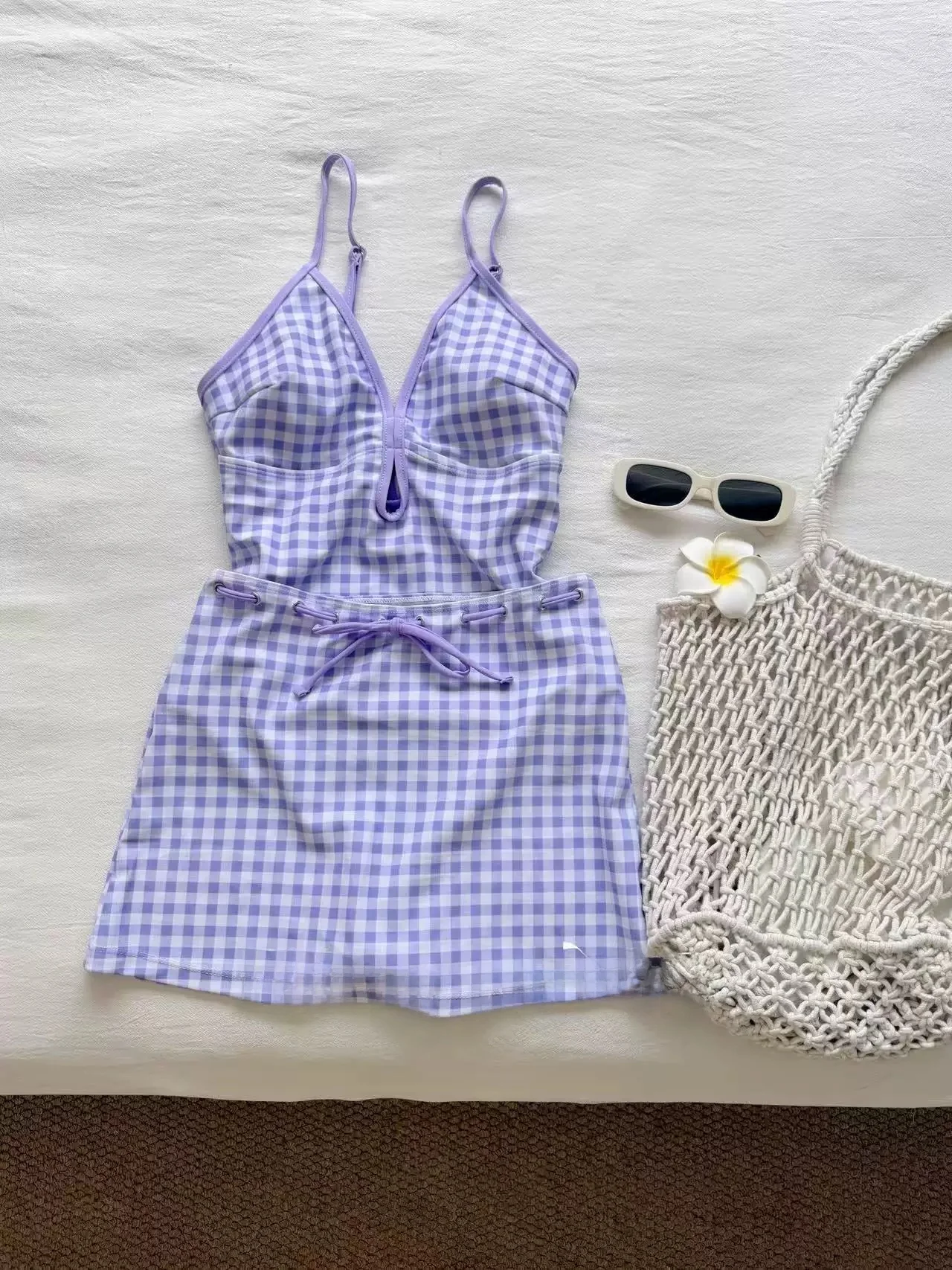 

Женский комплект из двух предметов: новая коллекция 2026 года, сине-белый клетчатый топ с глубоким V-образным вырезом и юбка-комбинация, скрывающая живот и стройнящая фигуру, для небольшой груди, для горячих источников