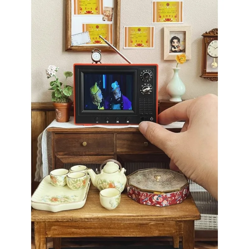 Retro Mini TV  Can Be Played Cartoon Toy Dollhouse Scene Model Miniature Television Model Toys Kitchen Furniture Playable Video